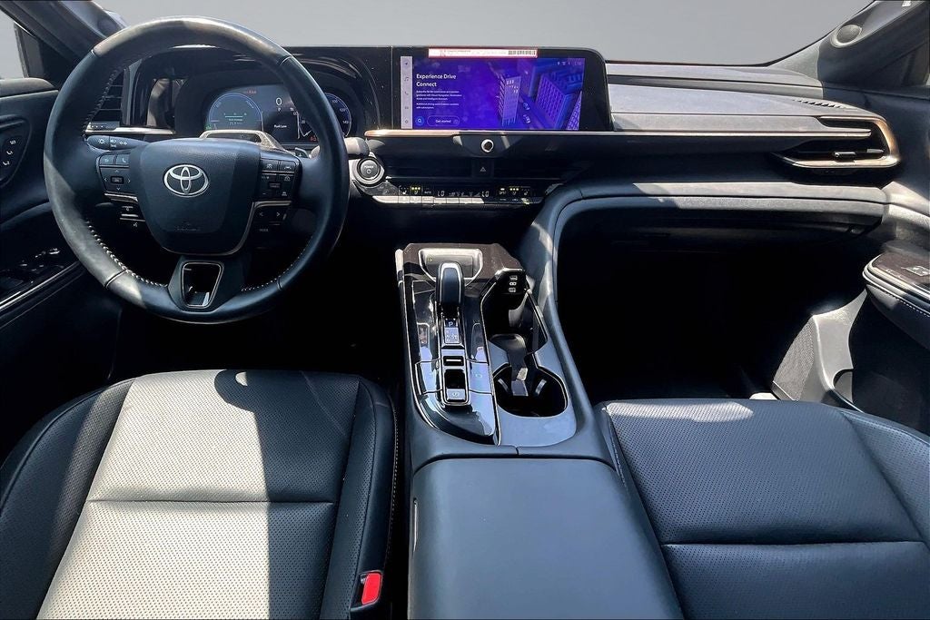 2025 Toyota Crown Platinum