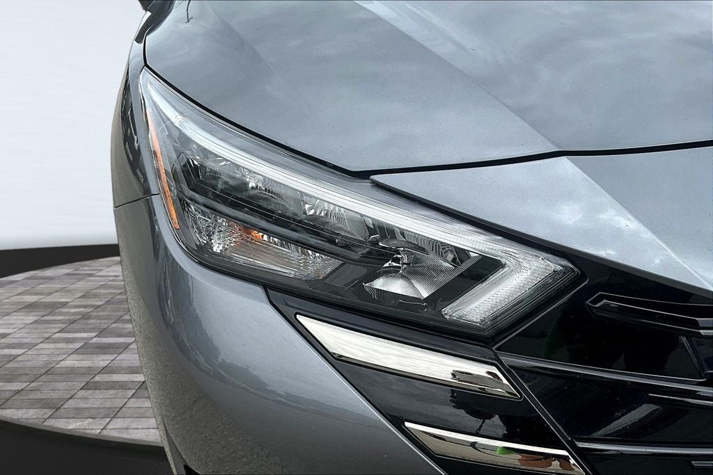 2024 Nissan Versa 1.6 SR