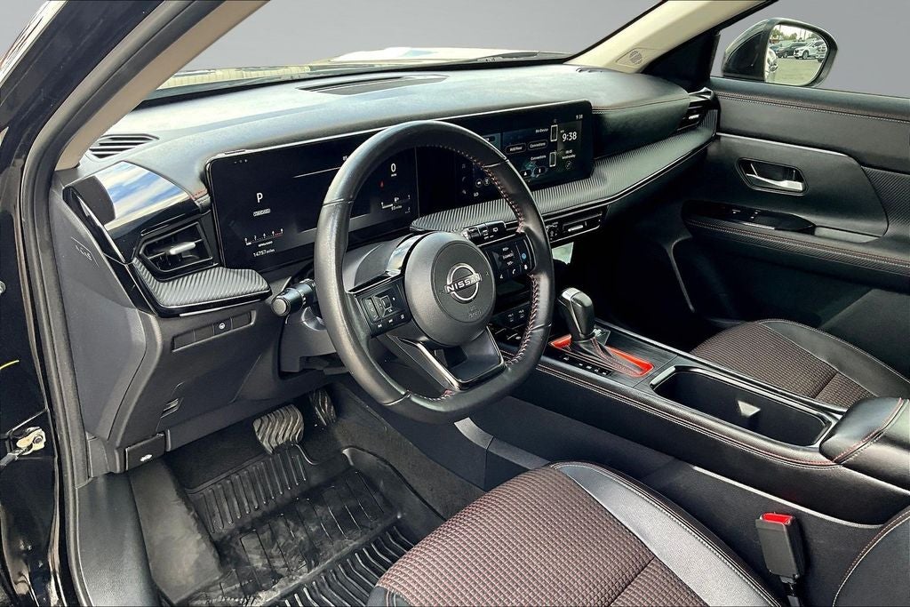 2025 Nissan Kicks SR