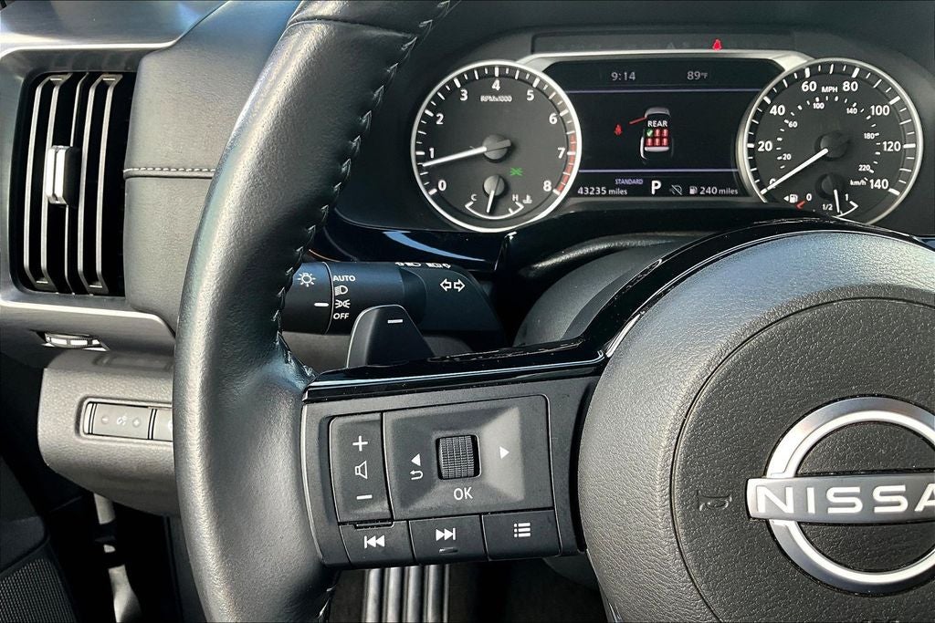 2025 Nissan Pathfinder SL