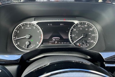 2025 Nissan Pathfinder SL
