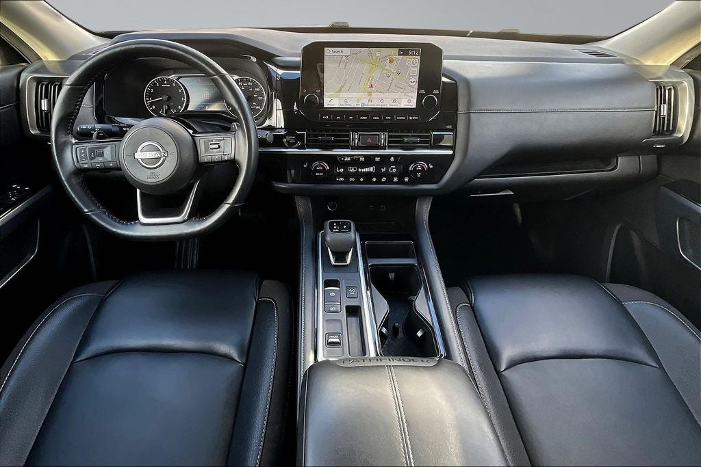 2025 Nissan Pathfinder SL