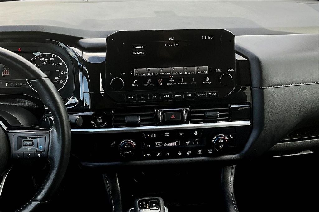 2025 Nissan Pathfinder SL