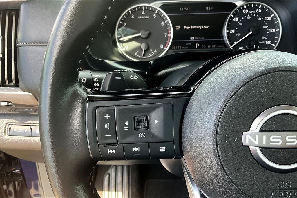 2025 Nissan Pathfinder SL