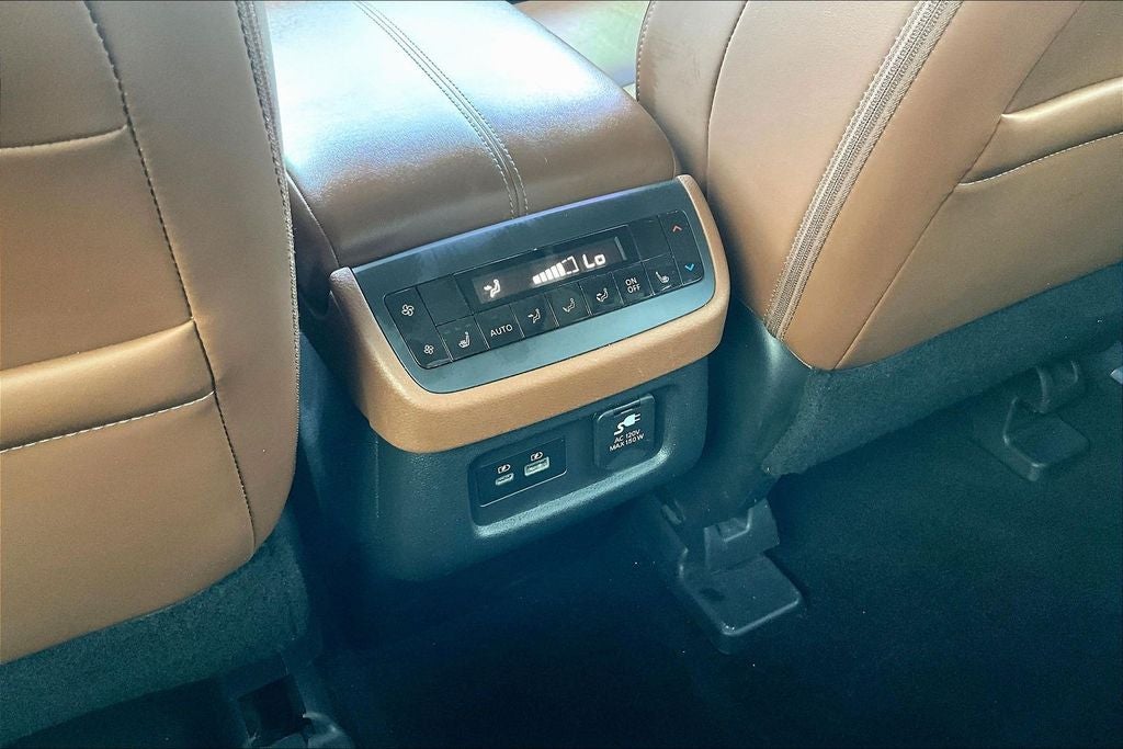 2023 Nissan Pathfinder Platinum