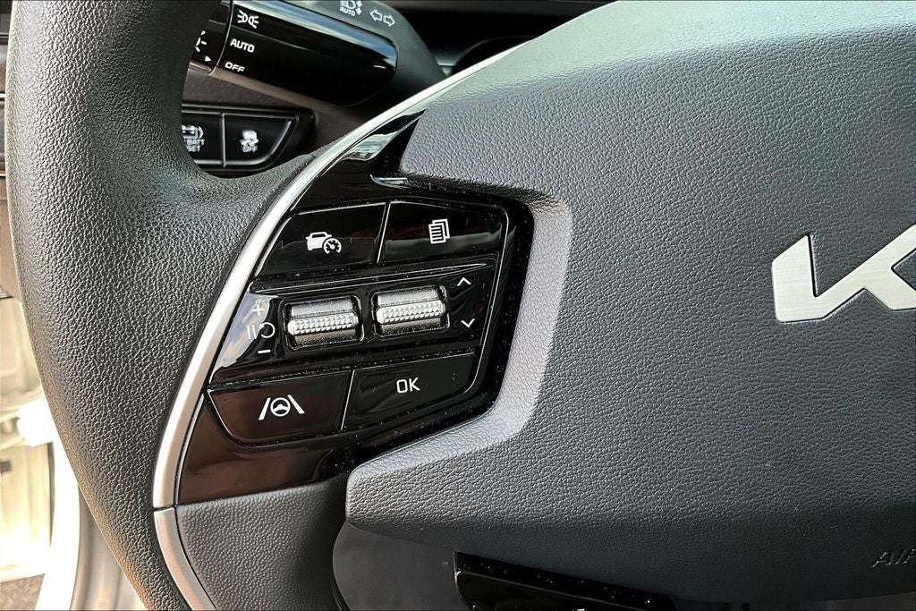 2025 Kia Niro LX