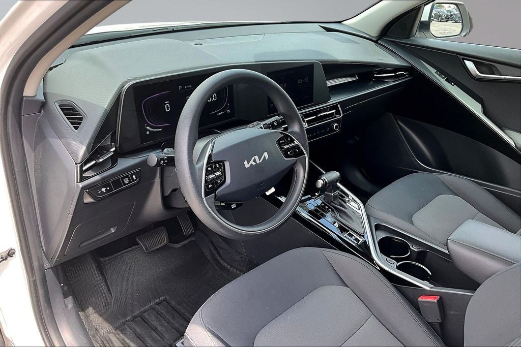 2025 Kia Niro LX
