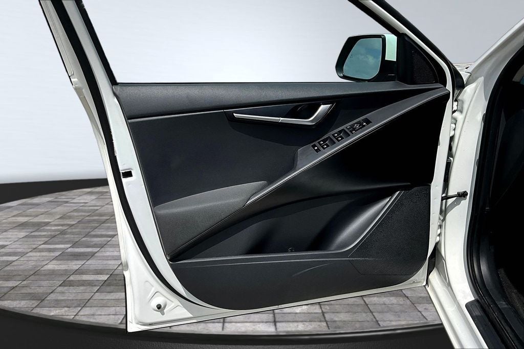2025 Kia Niro LX