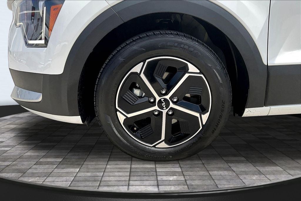 2025 Kia Niro LX