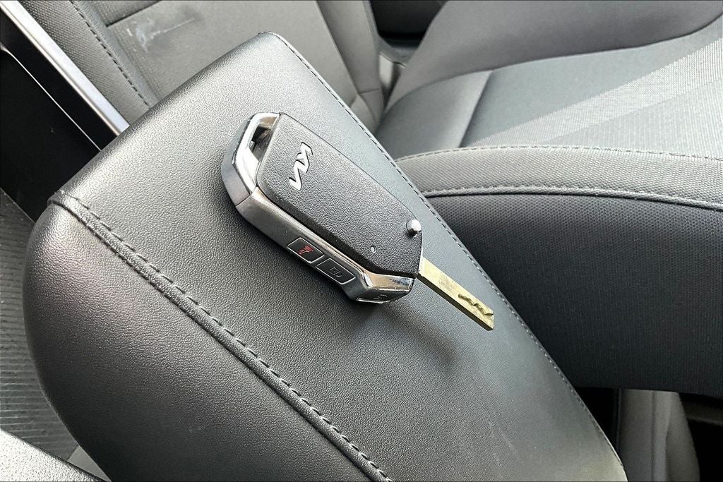 2025 Kia Niro LX