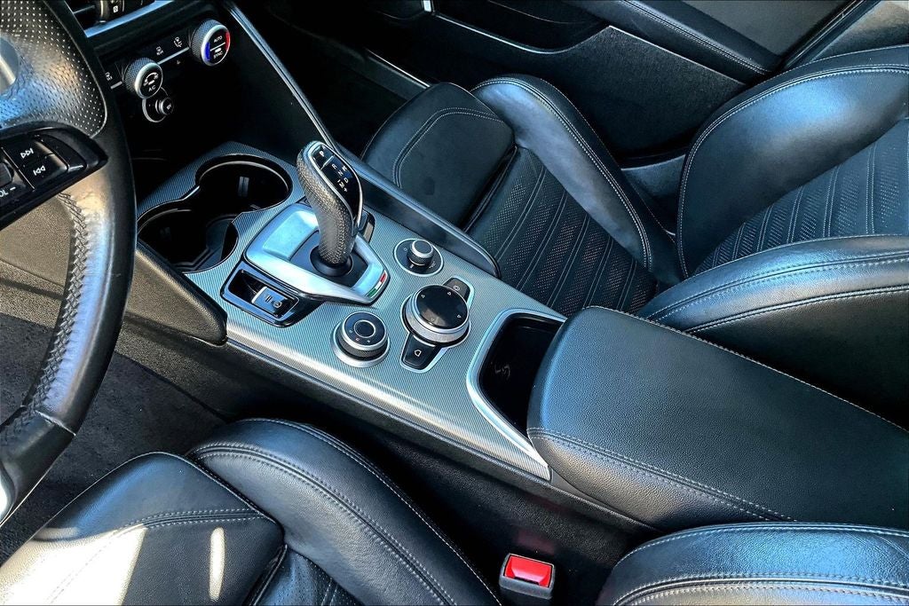 2022 Alfa Romeo Giulia Veloce