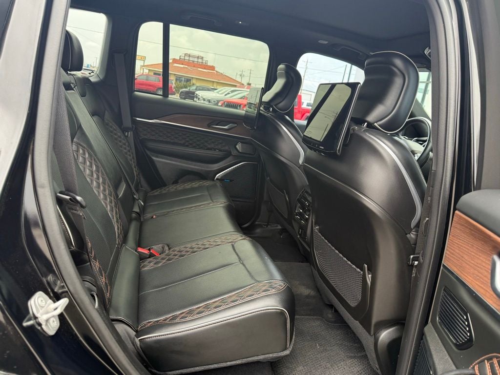 2023 Jeep Grand Cherokee Summit