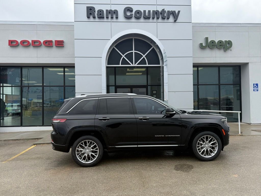 2023 Jeep Grand Cherokee Summit
