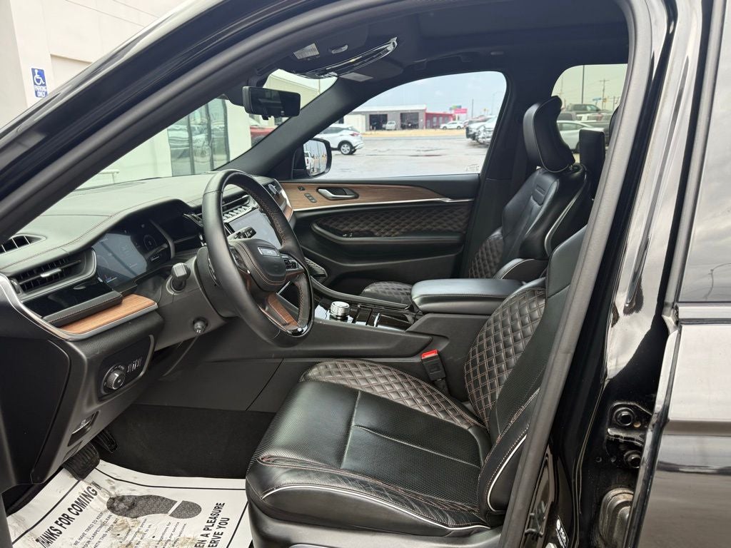 2023 Jeep Grand Cherokee Summit