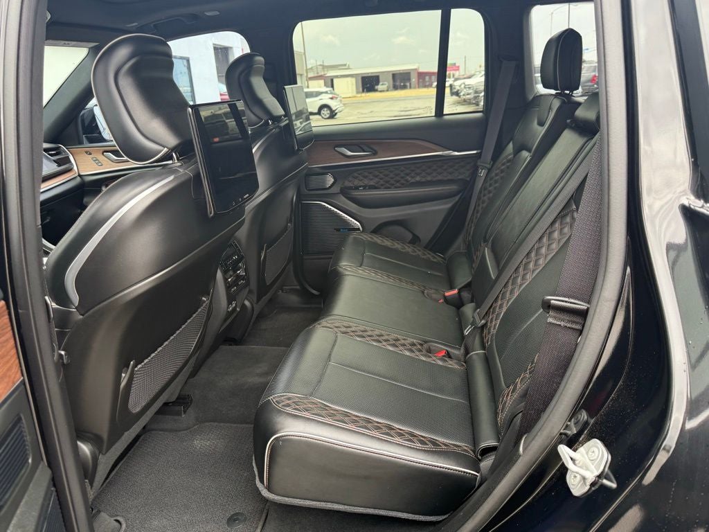 2023 Jeep Grand Cherokee Summit