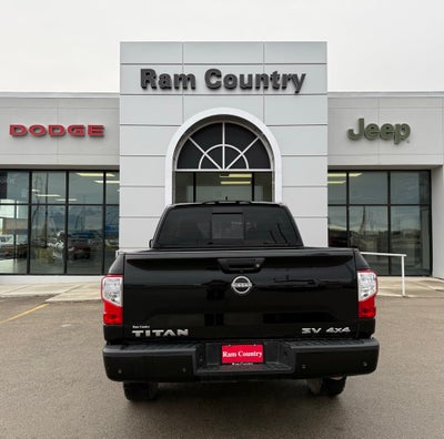 2023 Nissan Titan SV