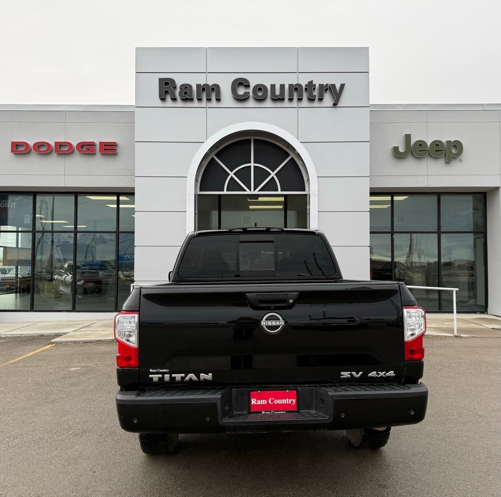2023 Nissan Titan SV