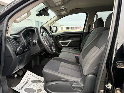 2023 Nissan Titan SV