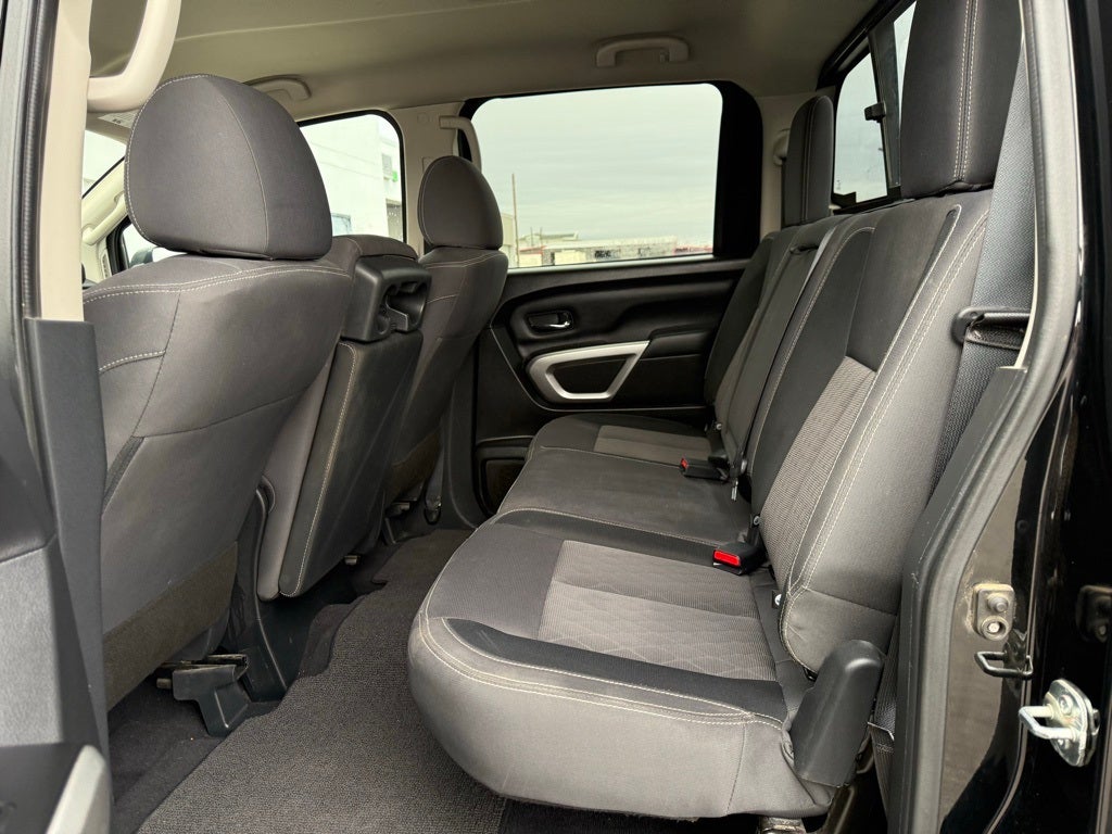 2023 Nissan Titan SV