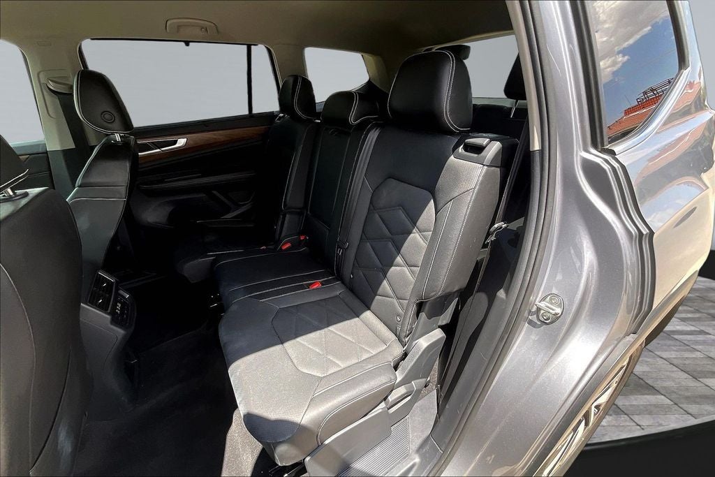 2025 Volkswagen Atlas 2.0T SE w/Technology
