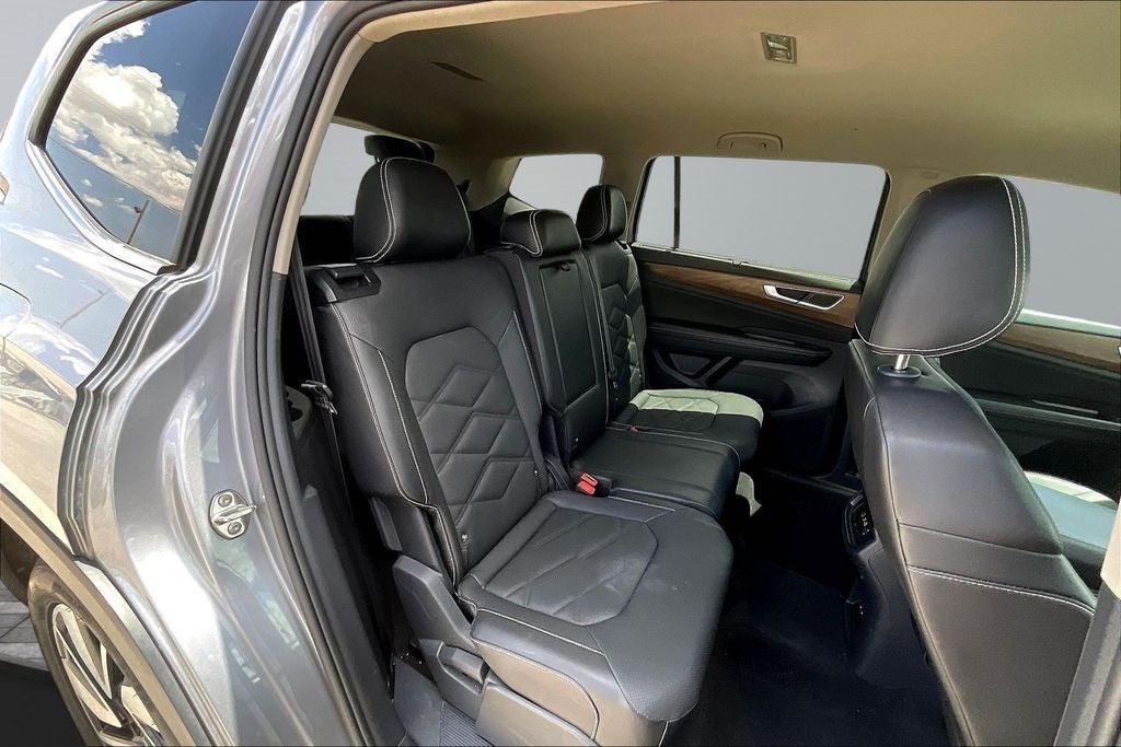2025 Volkswagen Atlas 2.0T SE w/Technology