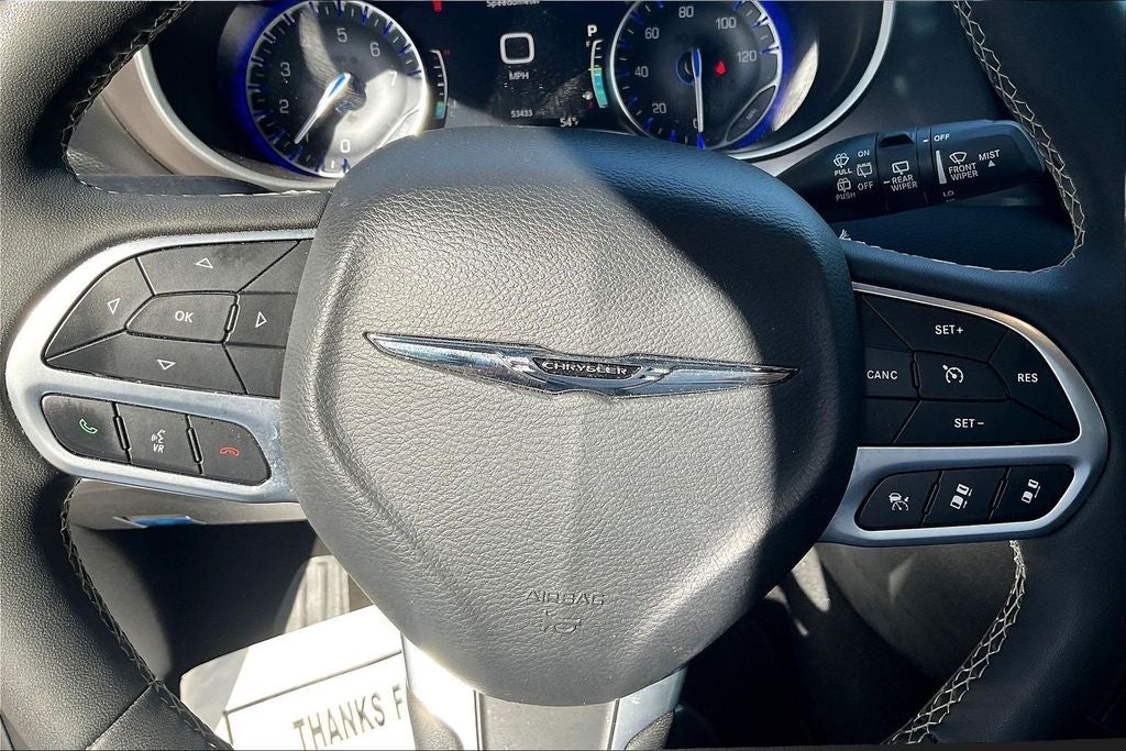 2025 Chrysler Pacifica Select