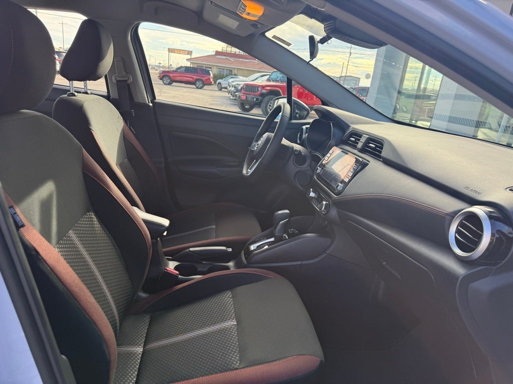2025 Nissan Versa 1.6 SR