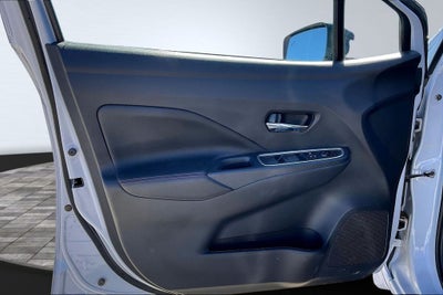 2025 Nissan Versa 1.6 SR