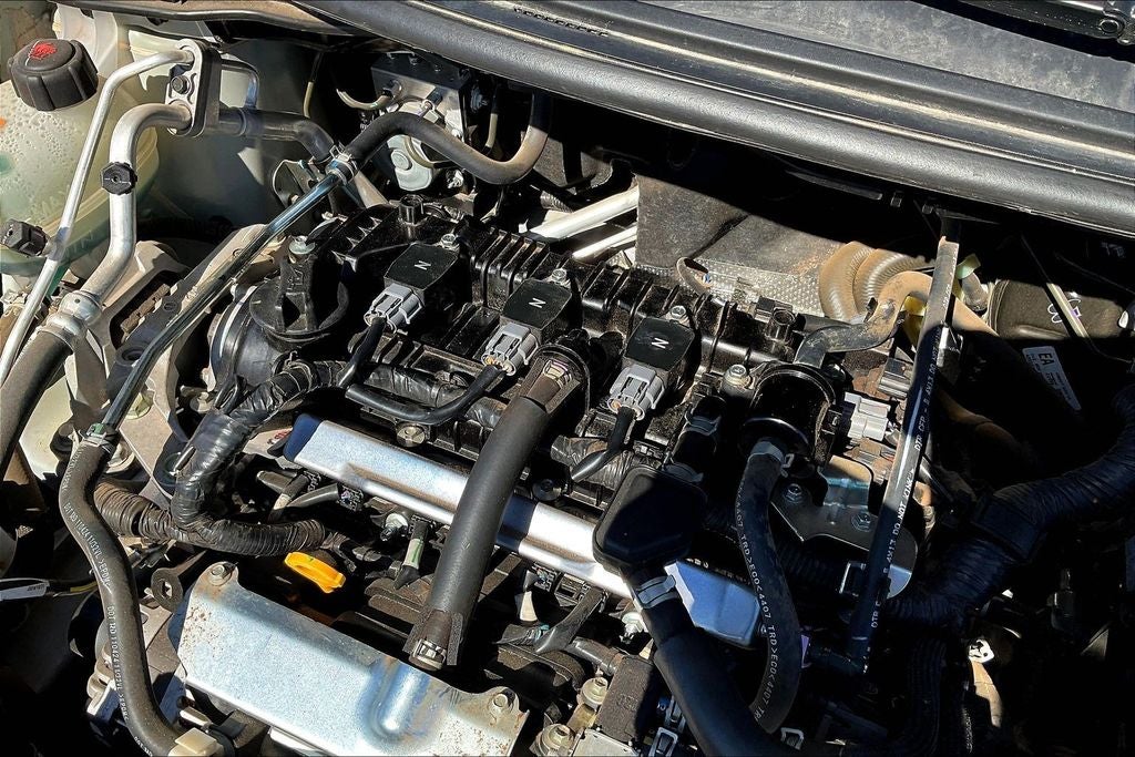 2025 Nissan Versa 1.6 SR