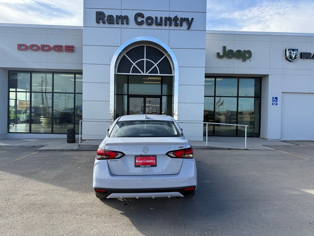 2025 Nissan Versa 1.6 SR