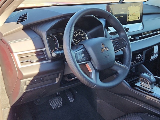 2026 Mitsubishi Outlander ES