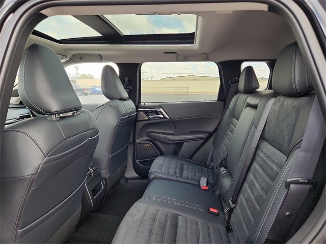 2025 Mitsubishi Outlander SE