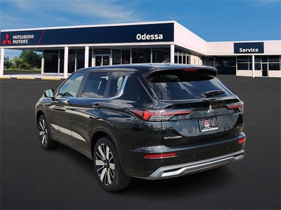 2025 Mitsubishi Outlander SE