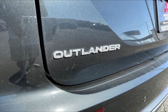 2025 Mitsubishi Outlander SE