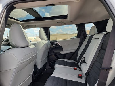 2025 Mitsubishi Outlander SE