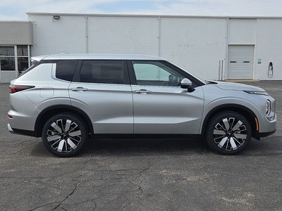 2026 Mitsubishi Outlander SE