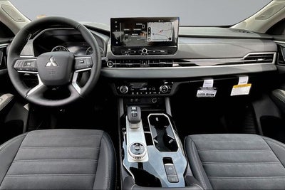 2026 Mitsubishi Outlander SE