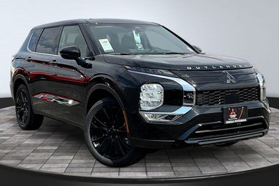 2026 Mitsubishi Outlander LE