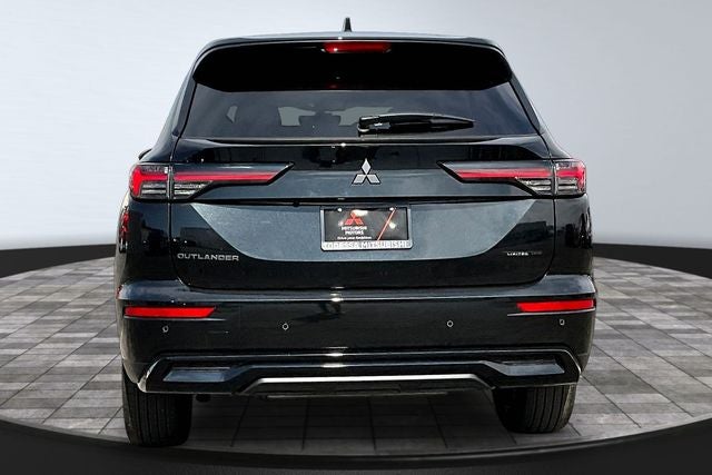 2026 Mitsubishi Outlander LE
