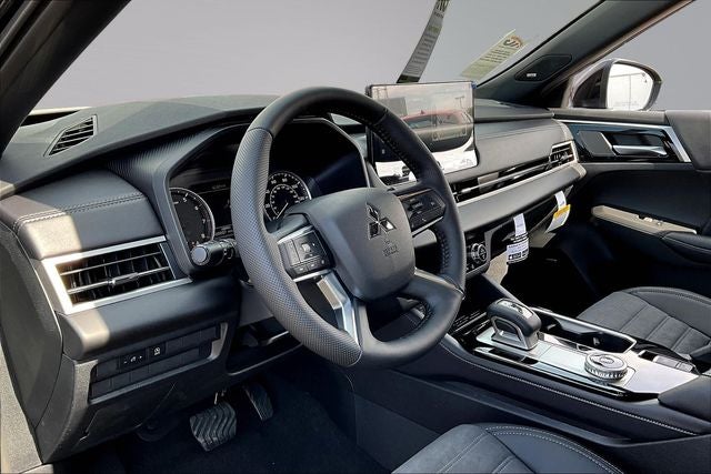 2026 Mitsubishi Outlander LE