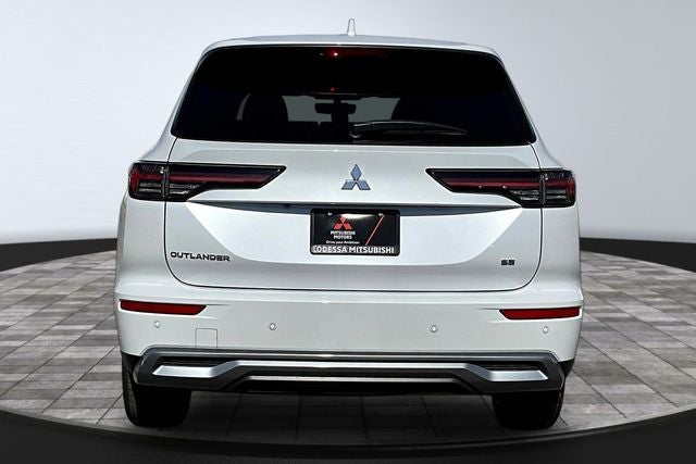 2026 Mitsubishi Outlander SE