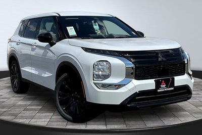 2026 Mitsubishi Outlander LE