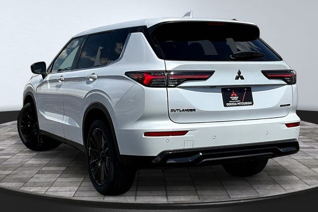 2026 Mitsubishi Outlander LE