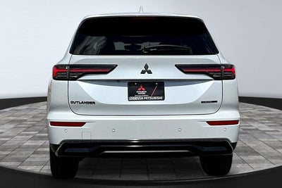2026 Mitsubishi Outlander LE