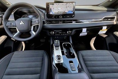 2026 Mitsubishi Outlander LE