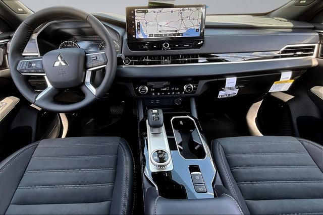 2026 Mitsubishi Outlander LE