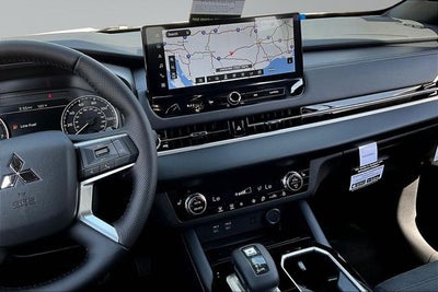 2026 Mitsubishi Outlander LE