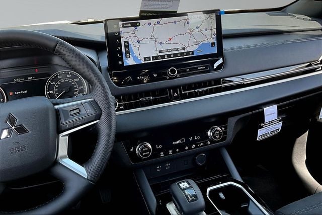 2026 Mitsubishi Outlander LE