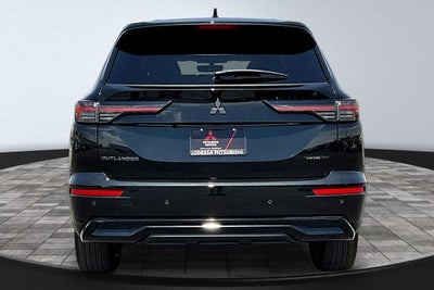 2026 Mitsubishi Outlander LE