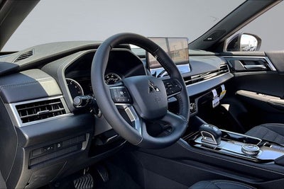 2026 Mitsubishi Outlander LE